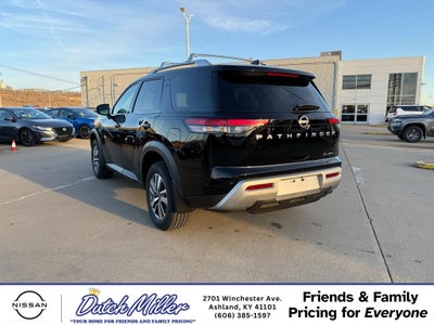 2025 Nissan Pathfinder SL