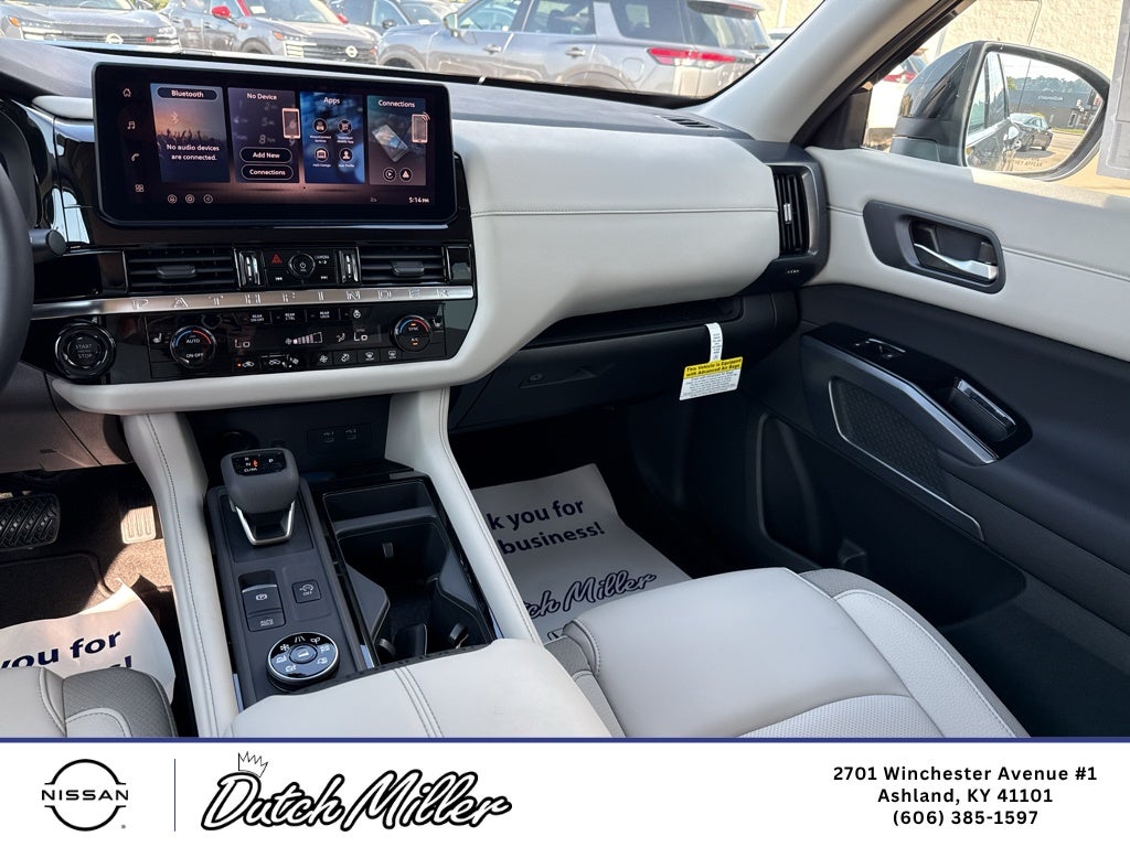 2026 Nissan Pathfinder SL