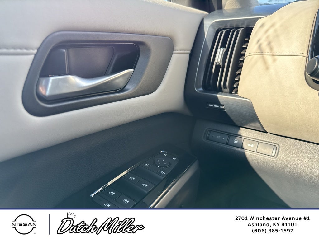 2026 Nissan Pathfinder SL
