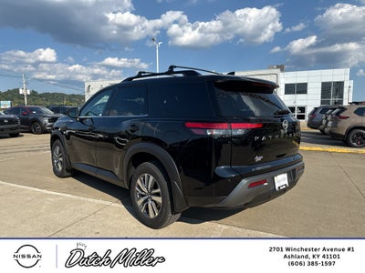 2026 Nissan Pathfinder SL