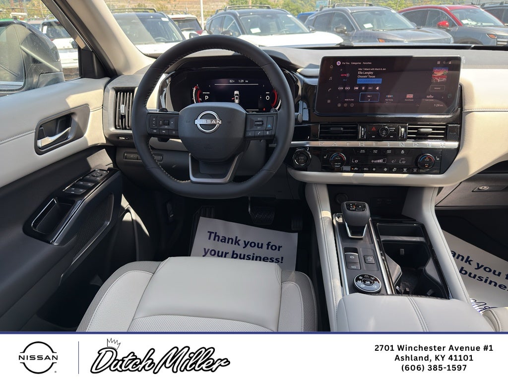 2026 Nissan Pathfinder SL