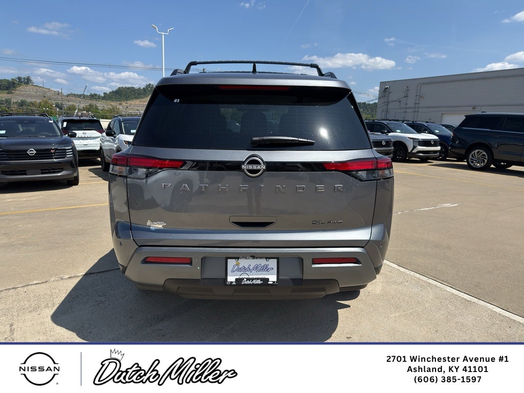 2026 Nissan Pathfinder SL
