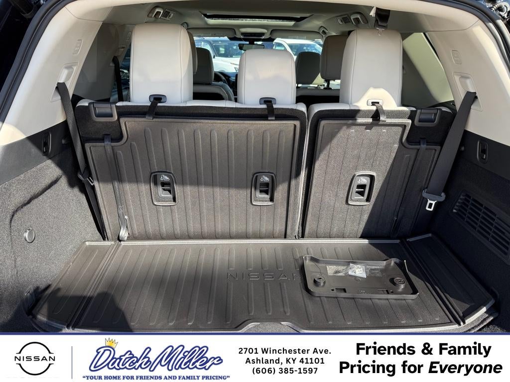 2026 Nissan Pathfinder SL