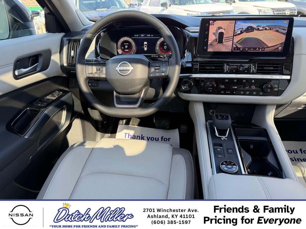 2026 Nissan Pathfinder SL