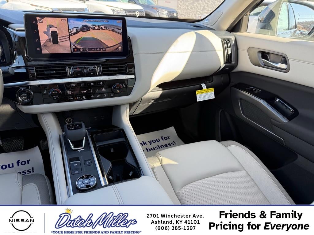 2026 Nissan Pathfinder SL