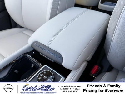 2026 Nissan Pathfinder SL