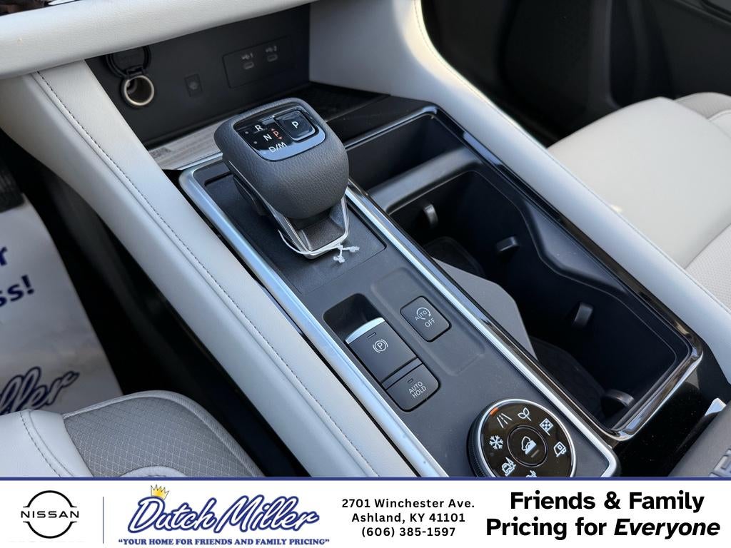 2026 Nissan Pathfinder SL