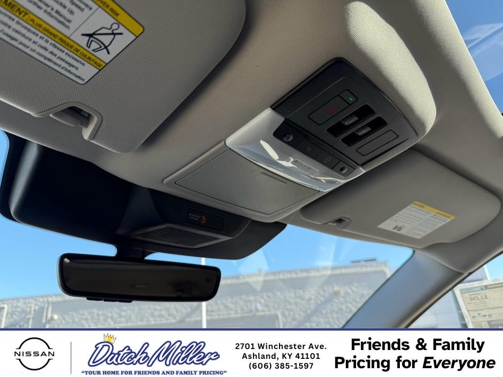 2026 Nissan Pathfinder SL