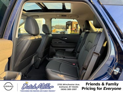 2026 Nissan Pathfinder SL