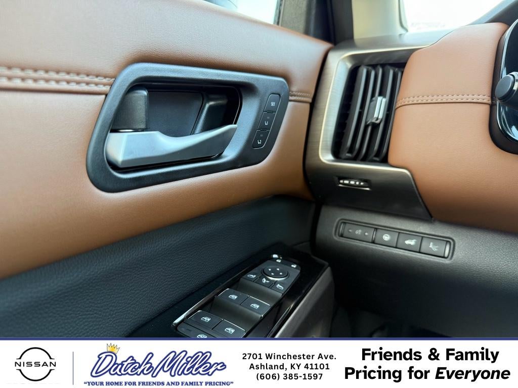 2025 Nissan Pathfinder Platinum