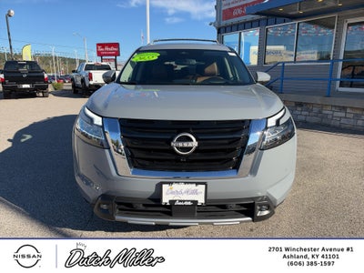 2022 Nissan Pathfinder Platinum