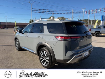 2022 Nissan Pathfinder Platinum