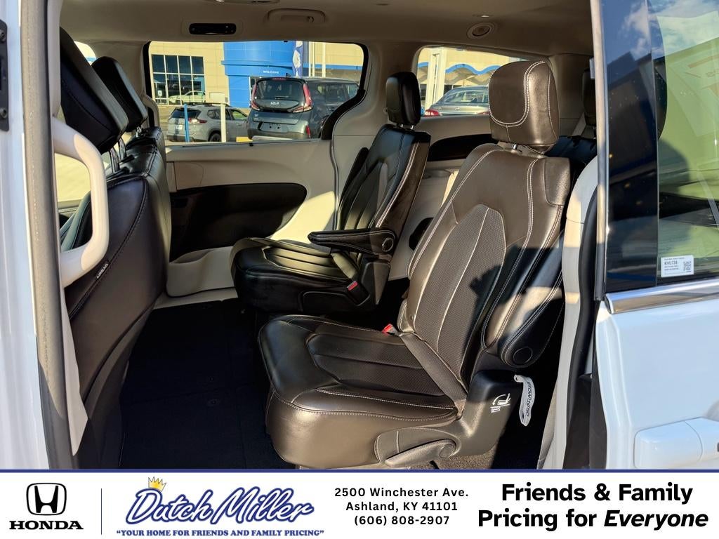 2023 Chrysler Pacifica Touring L