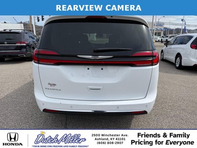 2024 Chrysler Pacifica Touring L