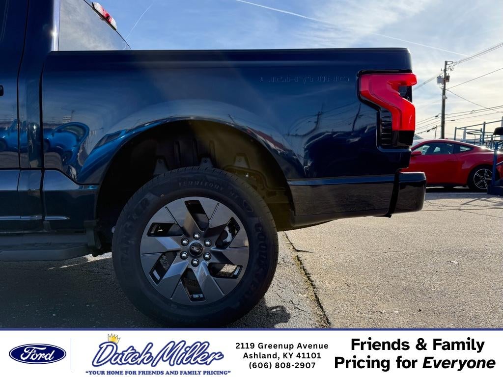 2025 Ford F-150 Lightning Flash