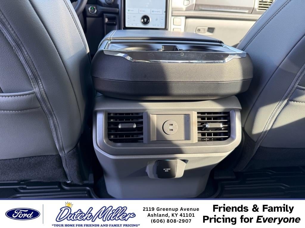 2025 Ford F-150 Lightning Flash