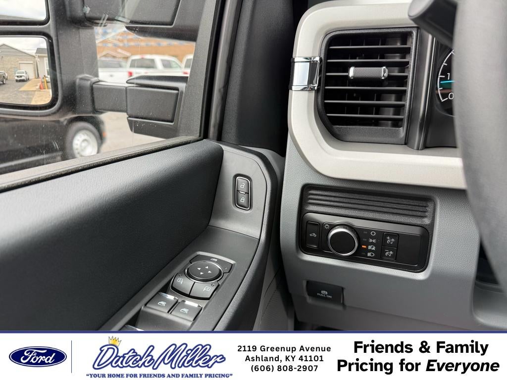 2026 Ford F-250 XL 4WD Crew Cab 8' Box