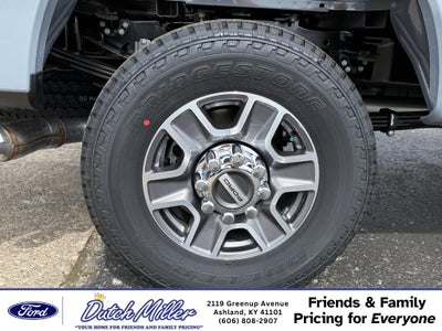 2026 Ford F-350 LARIAT 4WD Crew Cab 8' Box