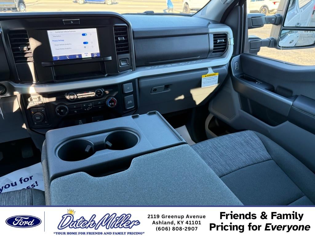 2026 Ford F-350 XLT 4WD Crew Cab 6.75' Box