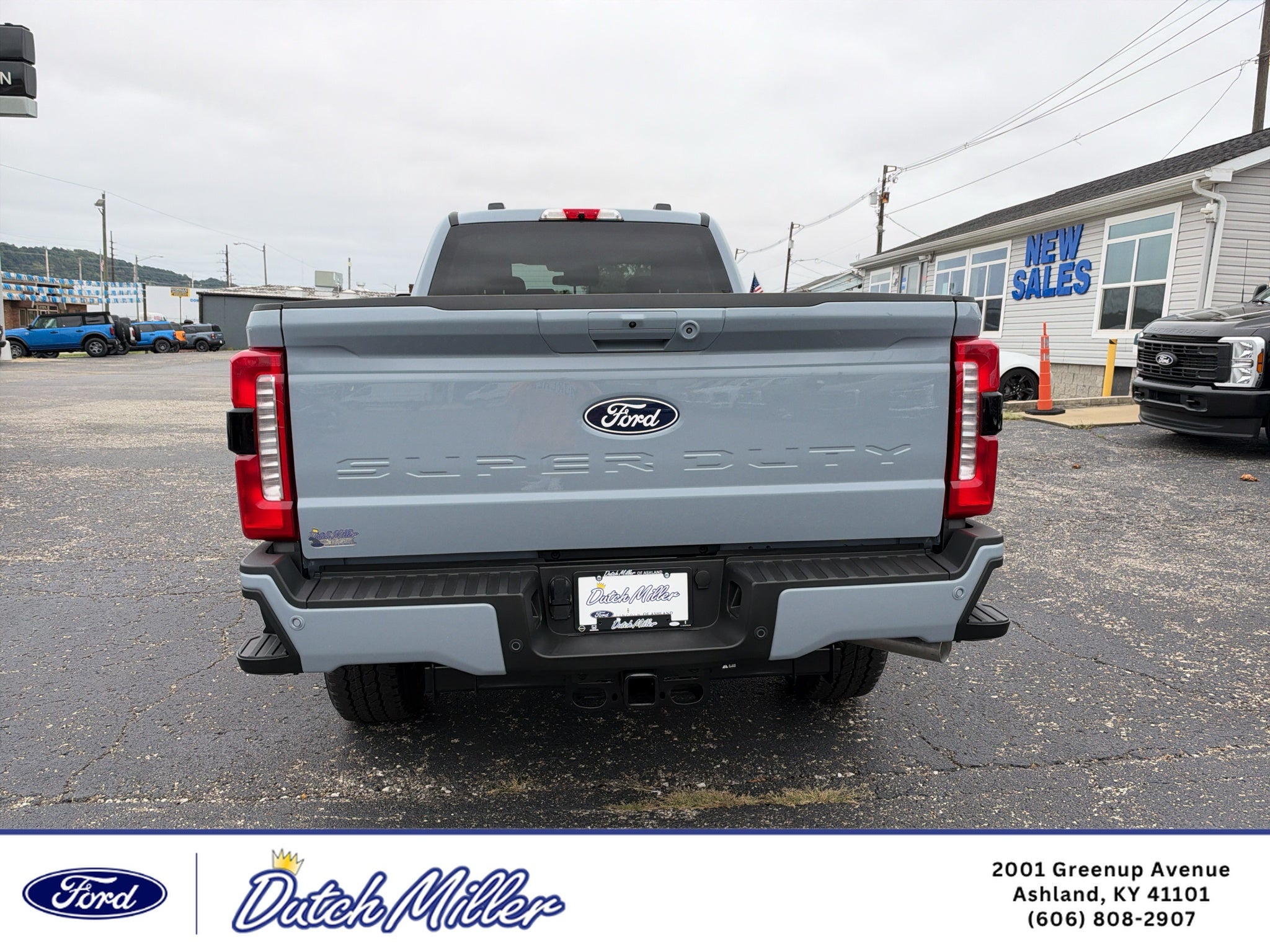 2027 Ford F-350 LARIAT