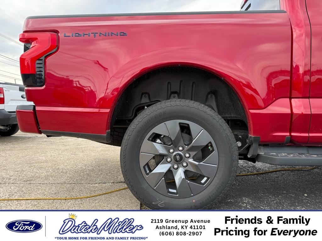 2025 Ford F-150 Lightning LARIAT