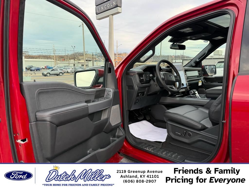 2025 Ford F-150 Lightning LARIAT