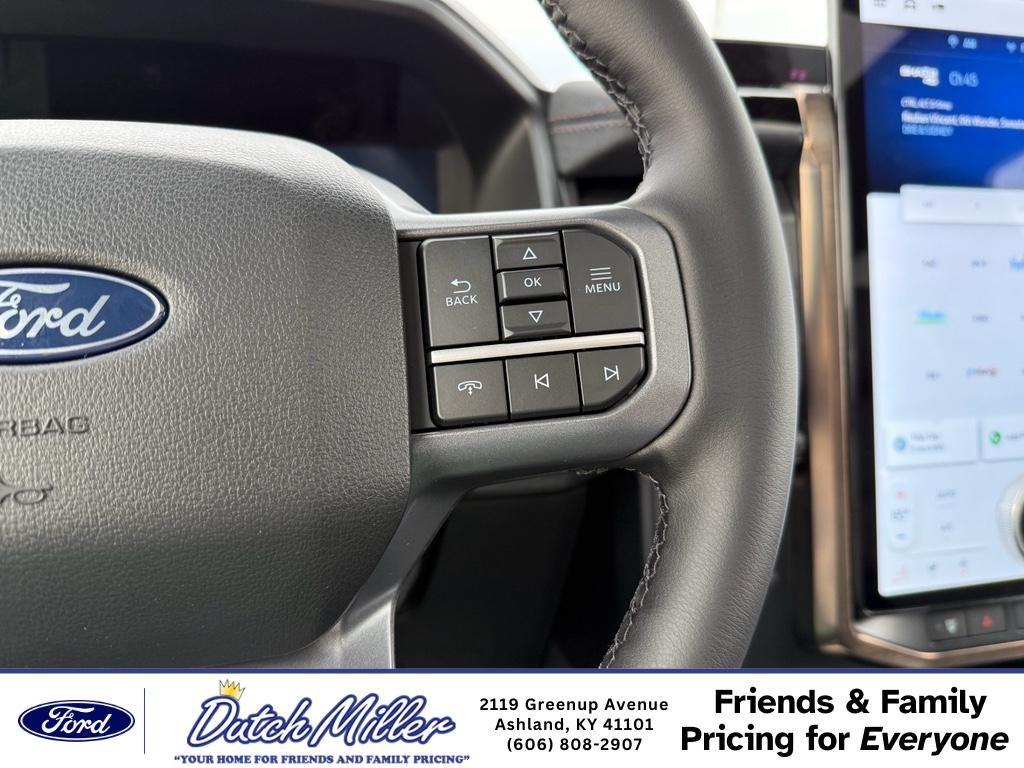 2025 Ford F-150 Lightning LARIAT