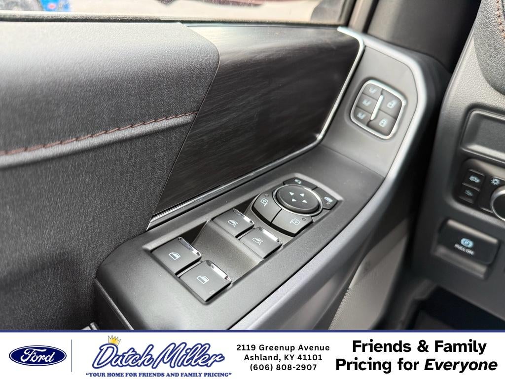 2025 Ford F-150 Lightning LARIAT