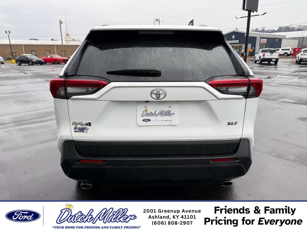 2022 Toyota RAV4 XLE