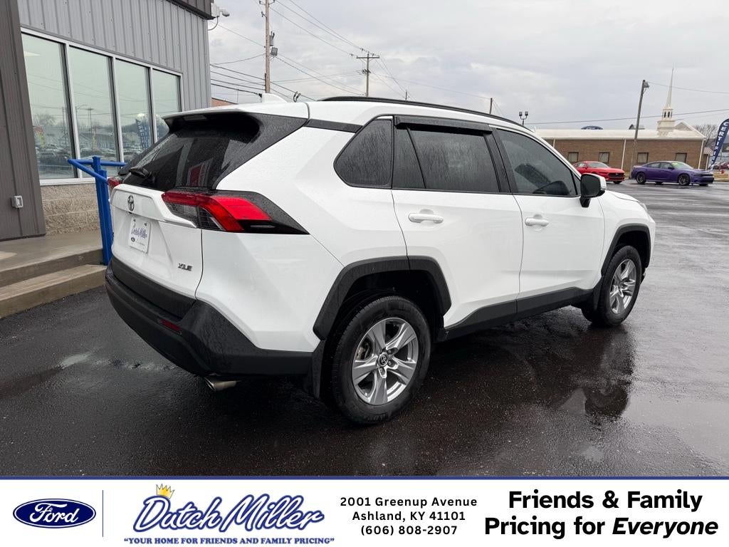 2022 Toyota RAV4 XLE