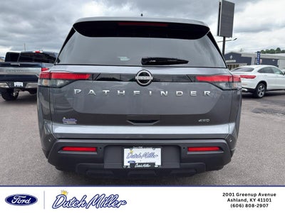 2025 Nissan Pathfinder SV