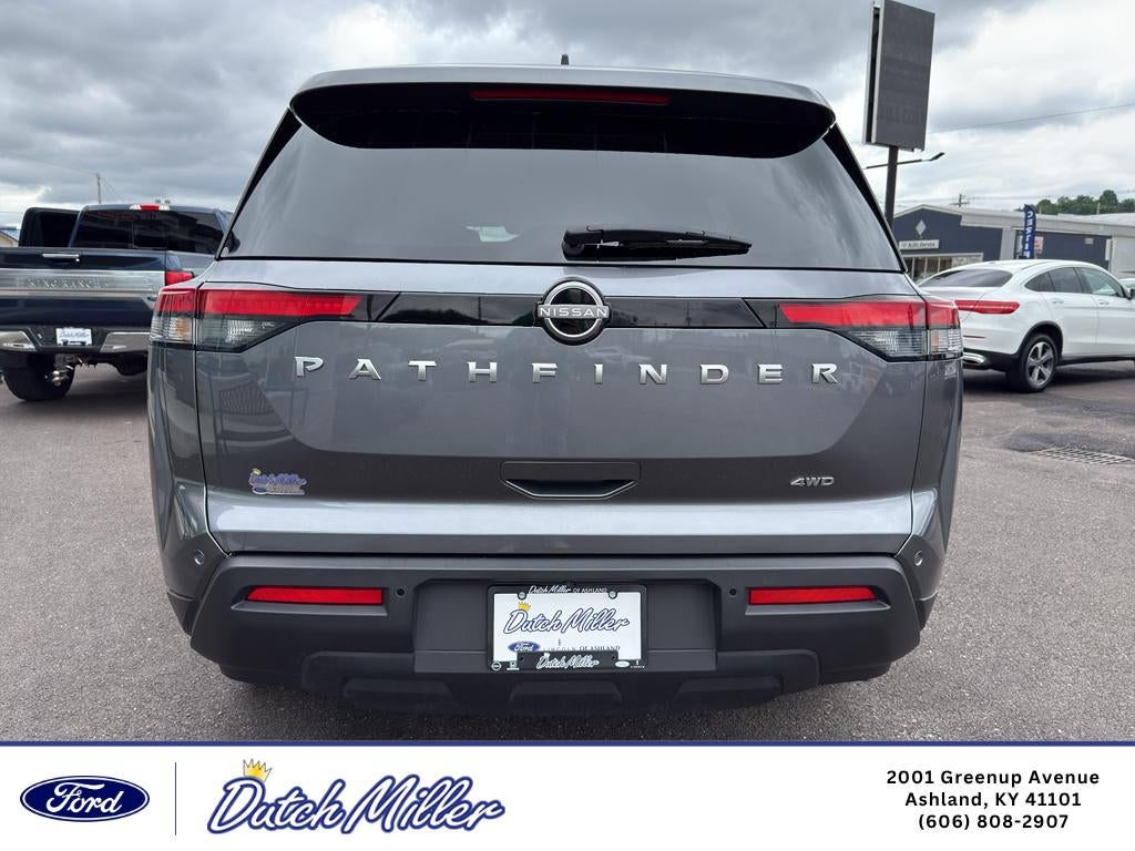 2025 Nissan Pathfinder SV