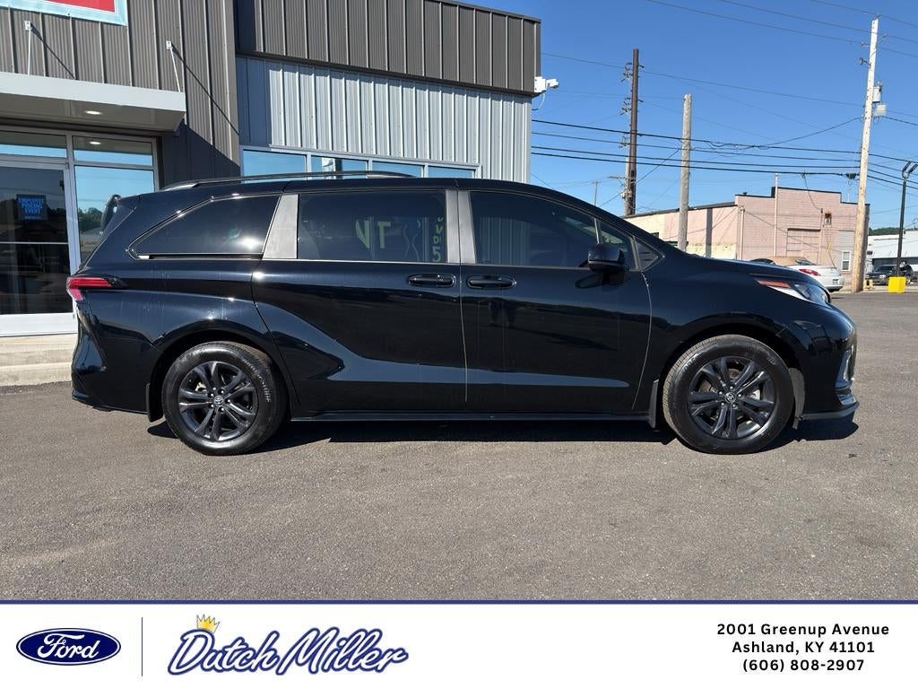2025 Toyota Sienna XSE