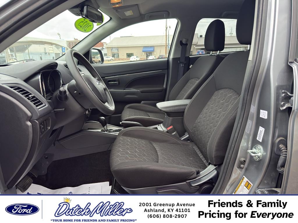 2025 Mitsubishi Outlander Sport SE