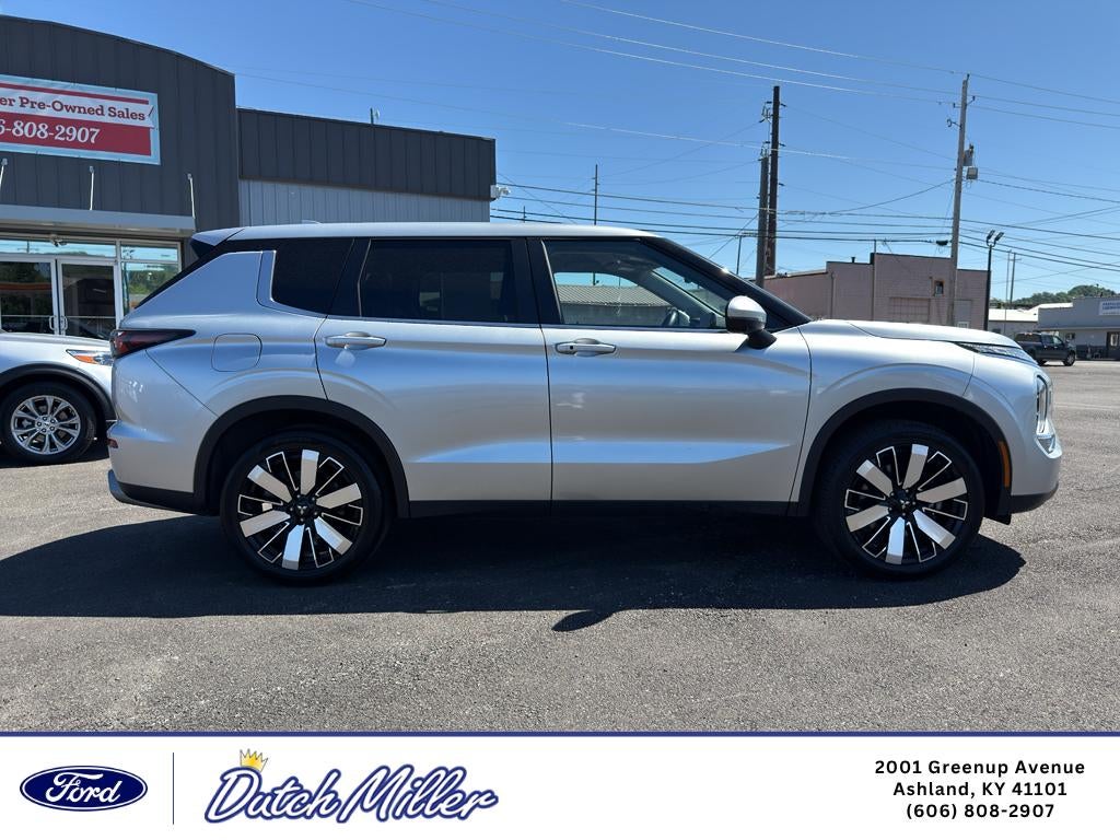 2025 Mitsubishi Outlander SE