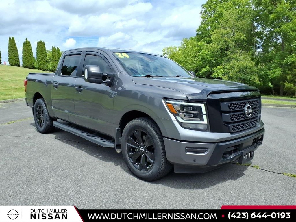 2024 Nissan TITAN Crew Cab SV