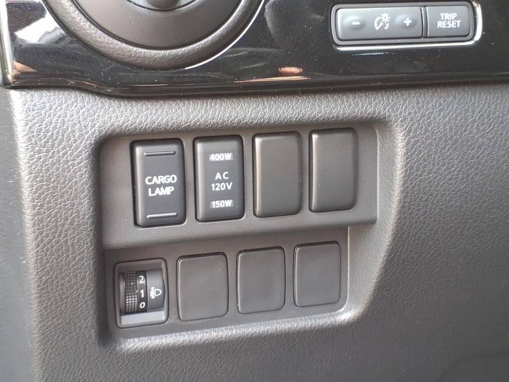 2024 Nissan TITAN Crew Cab SV