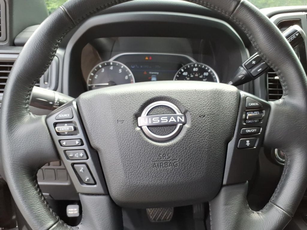 2024 Nissan TITAN Crew Cab SV