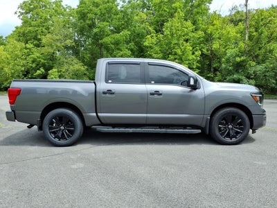 2024 Nissan TITAN Crew Cab SV
