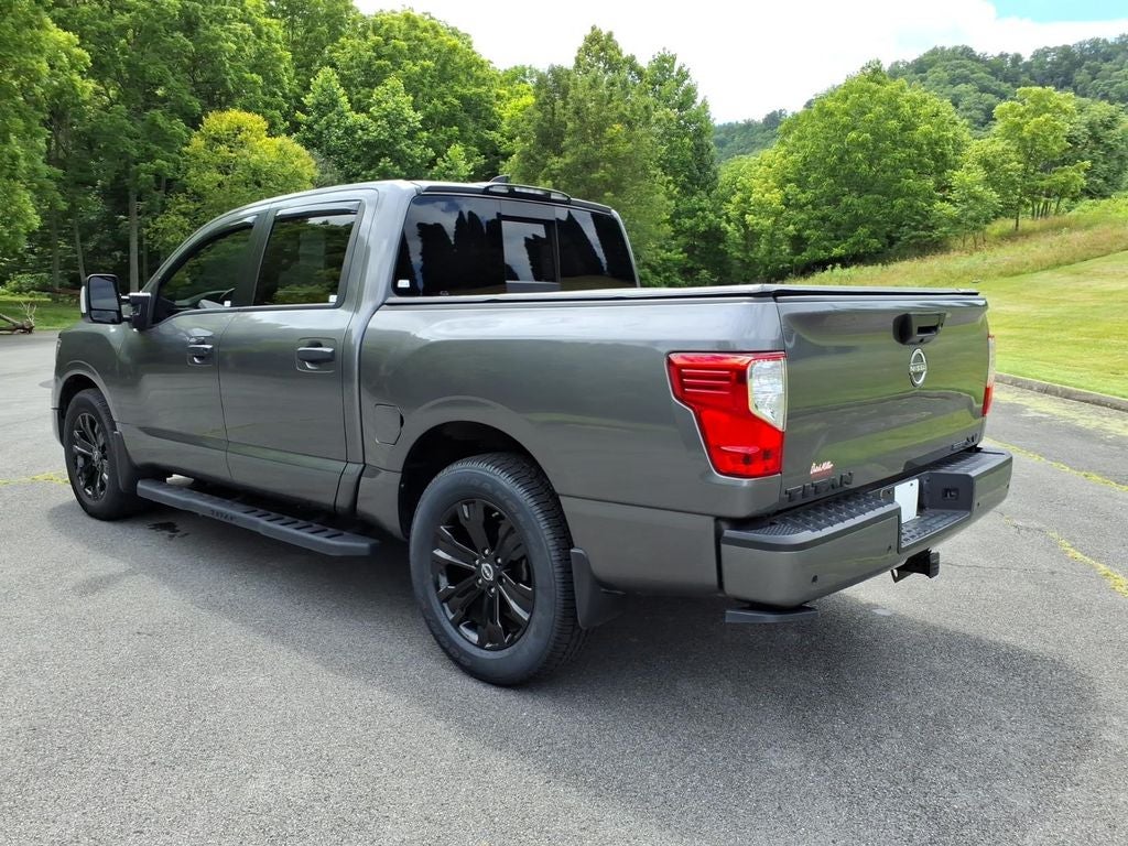 2024 Nissan TITAN Crew Cab SV