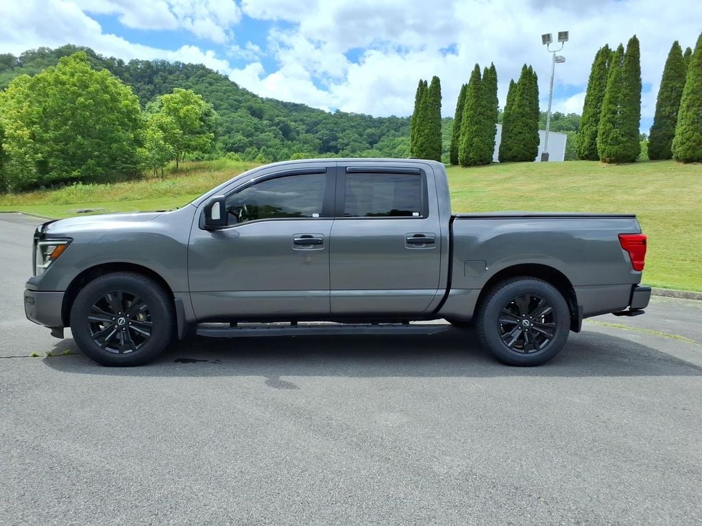 2024 Nissan TITAN Crew Cab SV