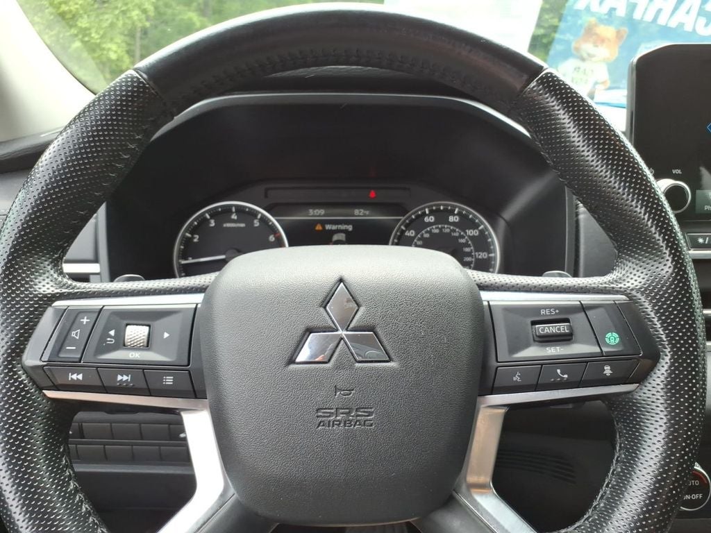 2024 Mitsubishi Outlander SE