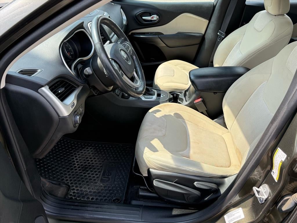 2015 Jeep Cherokee Sport
