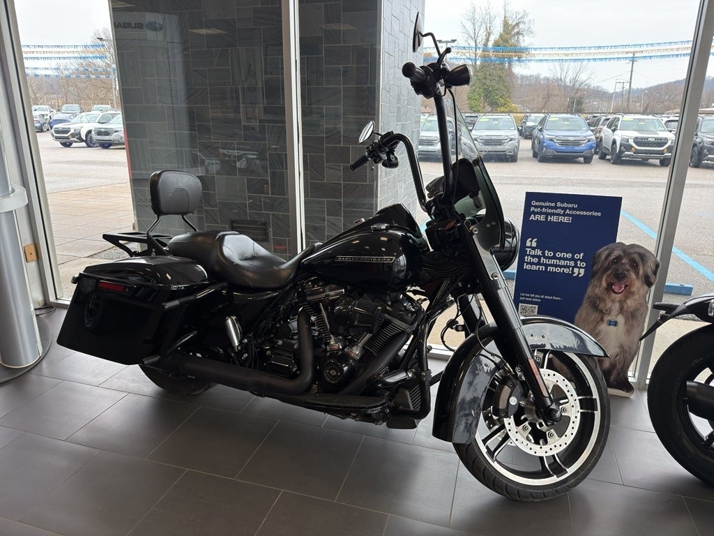 2017 Harley-Davidson FLHRXS Base