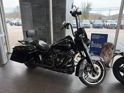 2017 Harley-Davidson FLHRXS Base