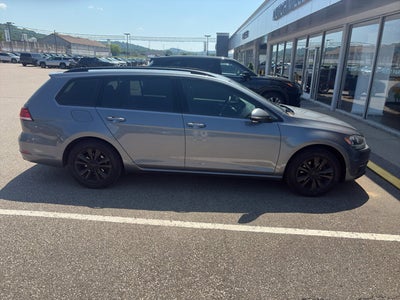 2018 Volkswagen Golf SportWagen S
