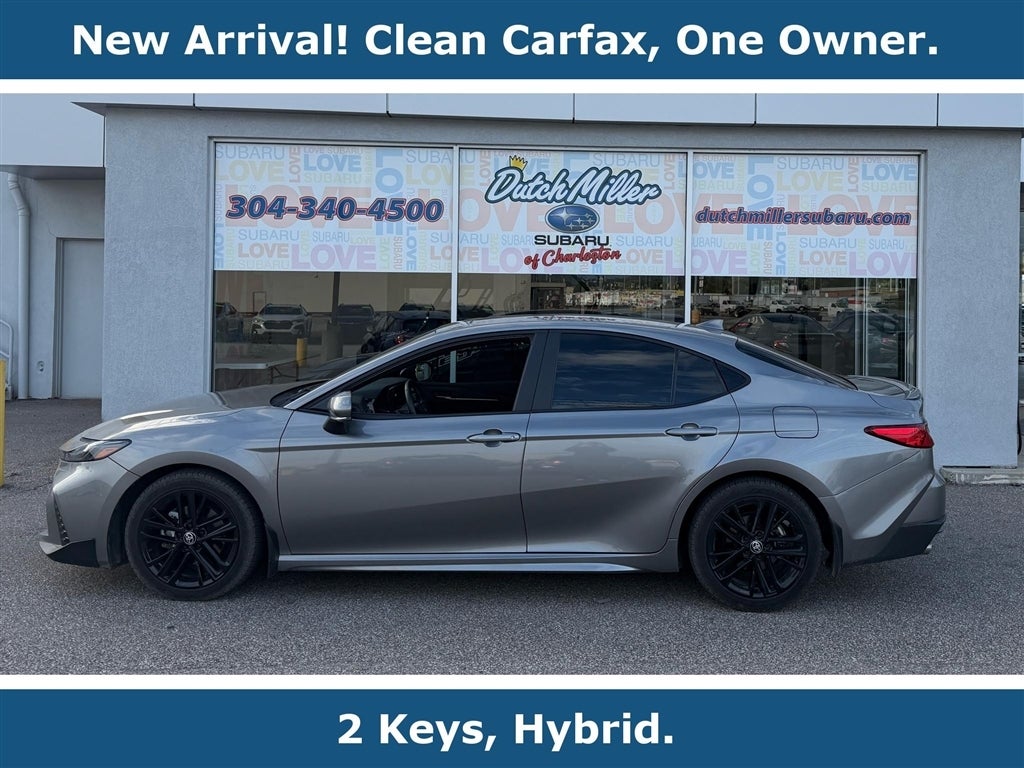 2025 Toyota Camry Hybrid SE
