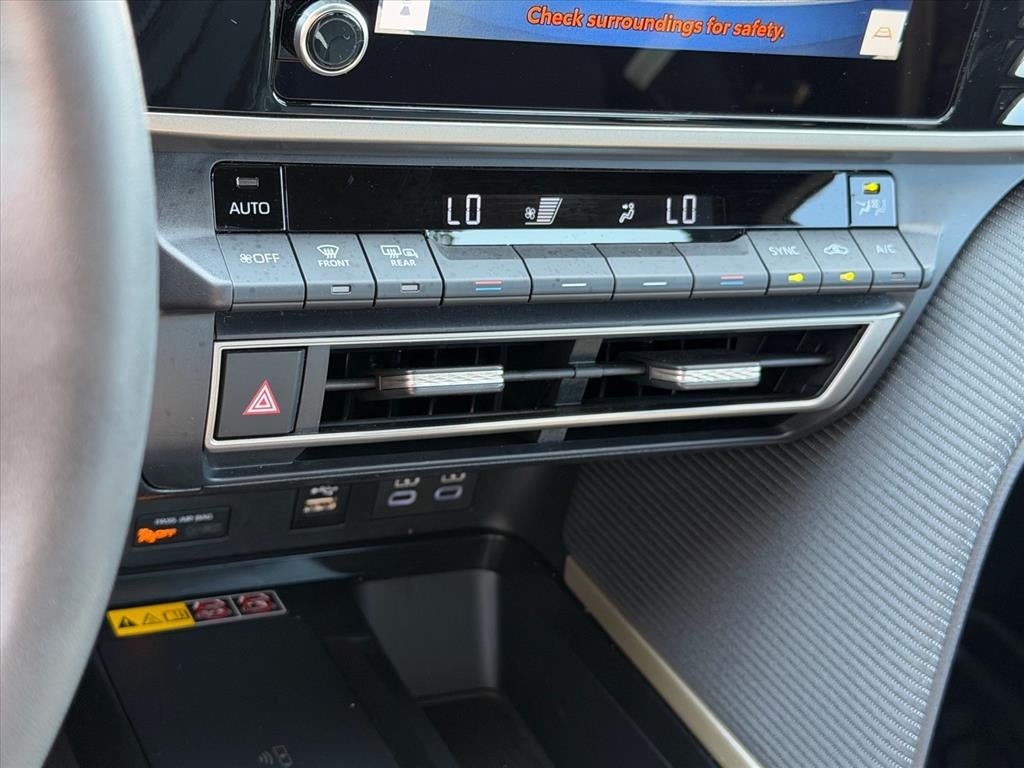 2025 Toyota Camry Hybrid SE