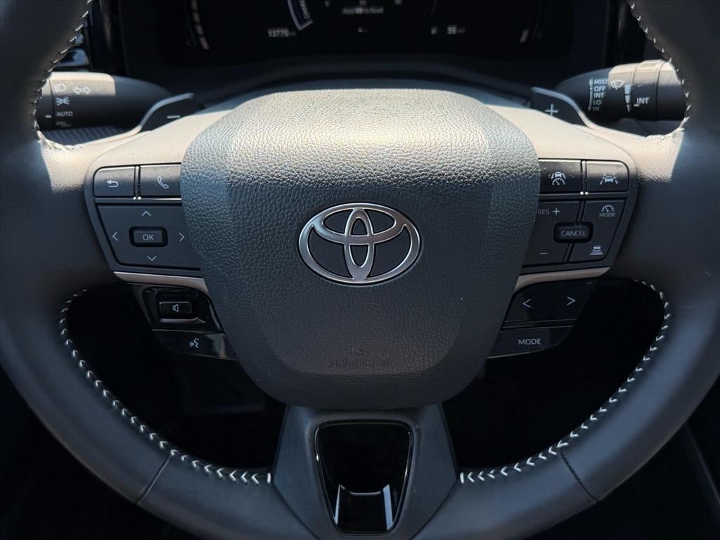 2025 Toyota Camry Hybrid SE