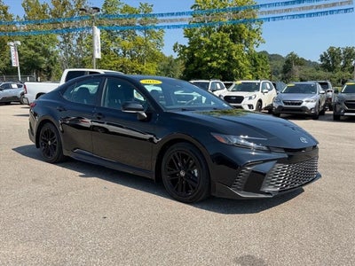 2025 Toyota Camry Hybrid SE